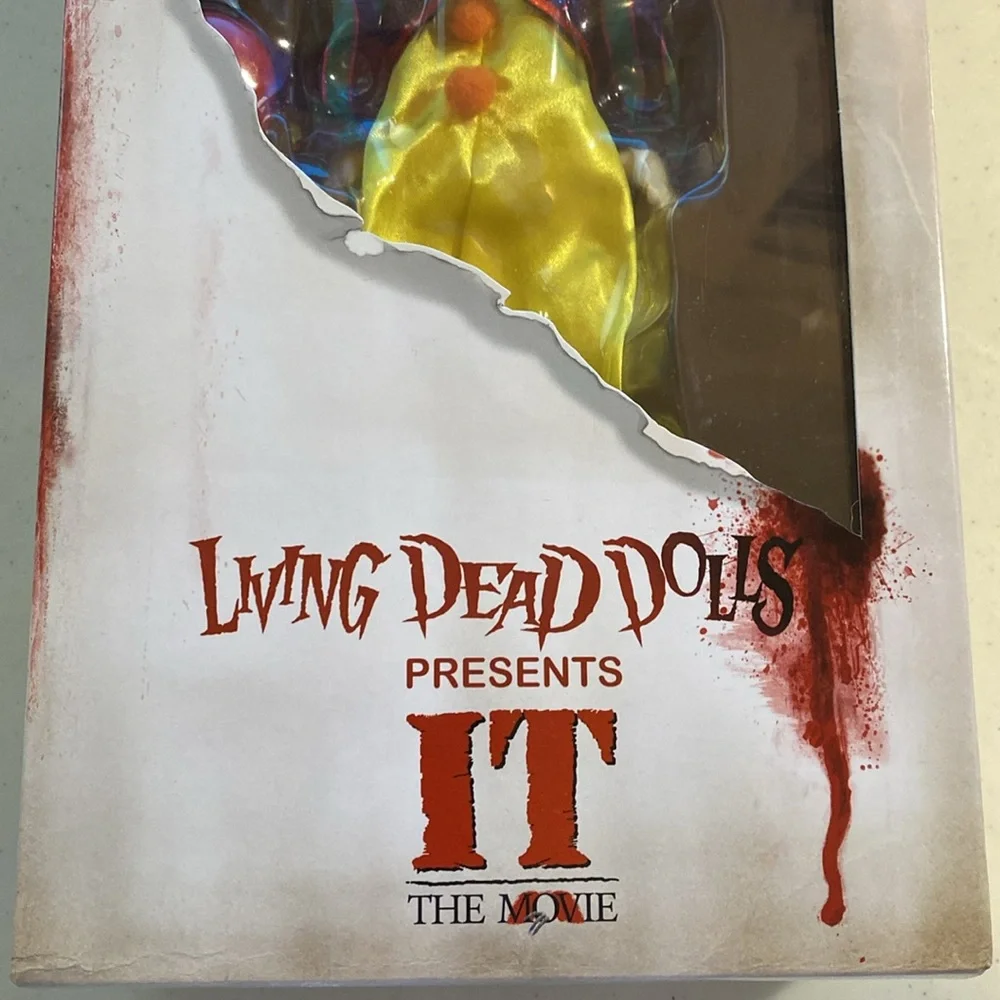 Living Dead Dolls Pennywise
